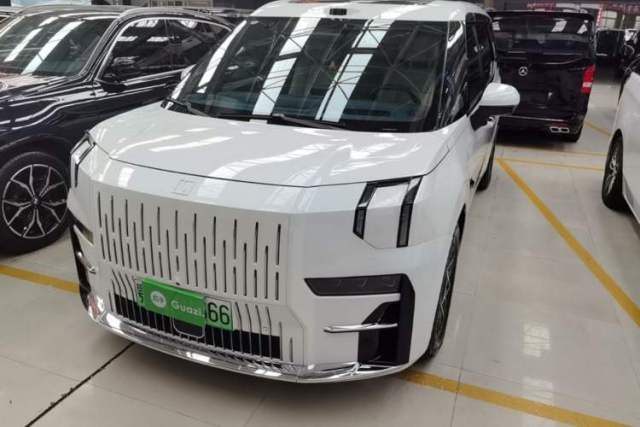Used Zeekr 009 2024 Six-Seat Executive Version 4WD 108 kWh