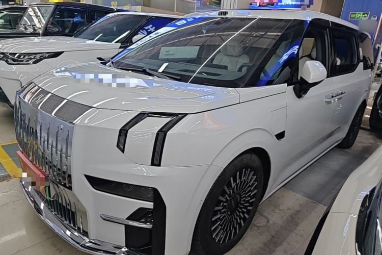 Zeekr 009 2024 7-Seater Walk-Through Version Four-Wheel Drive 108 kWh
