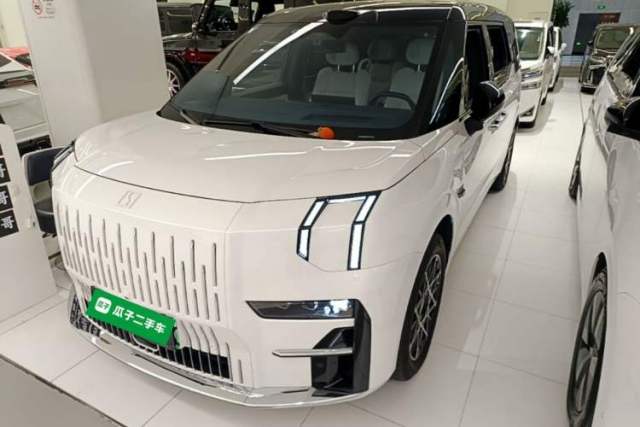 Used Zeekr 009 2024 7-Seater Aisle Version 108 kWh