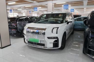 Used Zeekr 009 2024 7-Seater Walk-Through Version Four-Wheel Drive 108 kWh