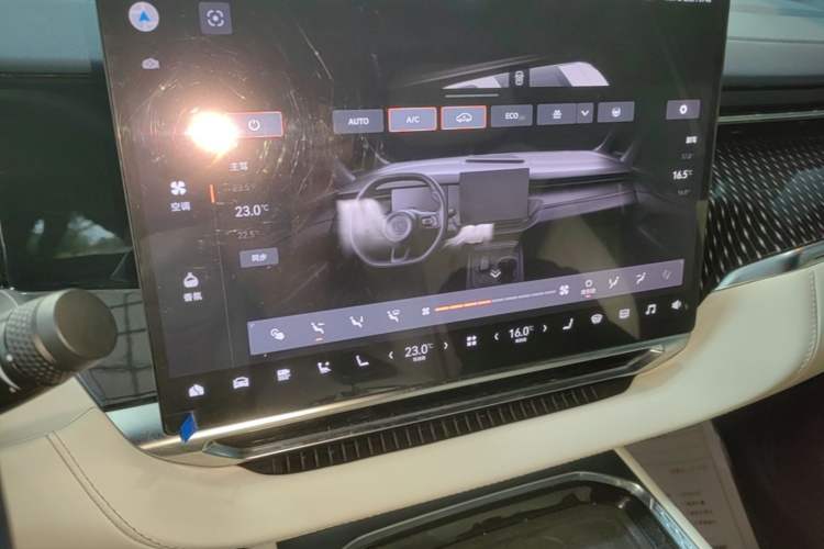 Used Zeekr 009 2024 Six-Seat Executive Version 4WD 108 kWh Audio And AC Panel