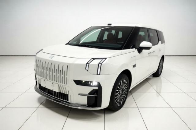 Used Zeekr 009 2024 7-Seater Aisle Version 108 kWh