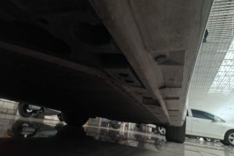 Used Zeekr 009 2024 7-Seater Walk-Through Version Four-Wheel Drive 108 kWh Chassis Rear Right