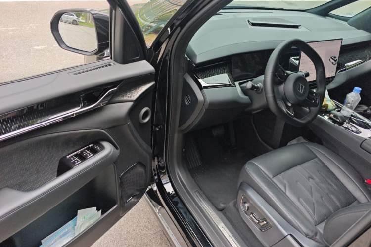 Used Zeekr 009 2024 7-Seater Walk-Through Version Four-Wheel Drive 108 kWh Driver Seat