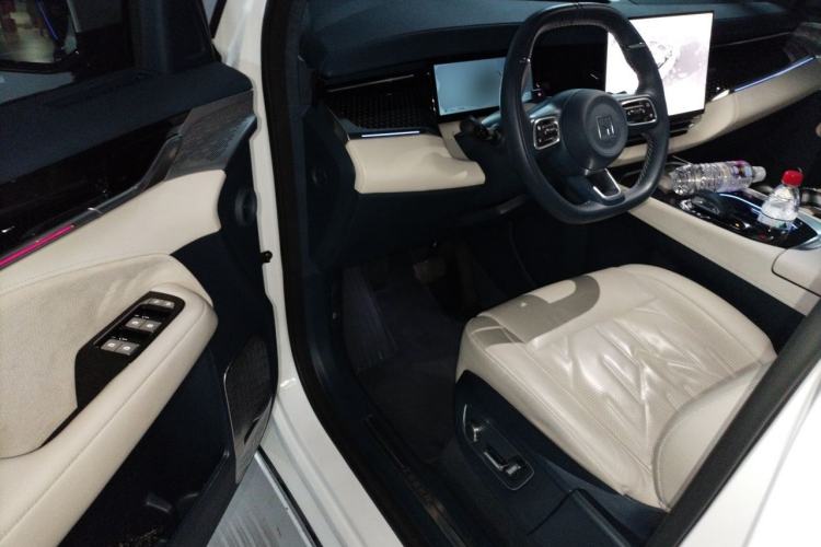 Used Zeekr 009 2024 7-Seater Aisle Version 108 kWh Driver Seat