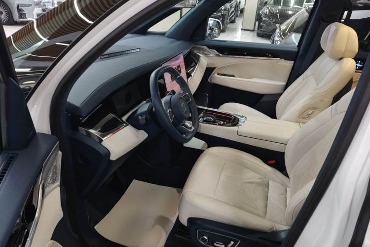 Used Zeekr 009 2024 7-Seater Walk-Through Version Four-Wheel Drive 108 kWh Driver Seat