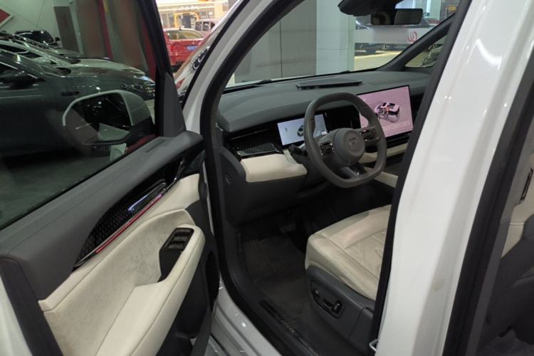 Used Zeekr 009 2024 Six-Seat Executive Version 4WD 108 kWh Driver Seat
