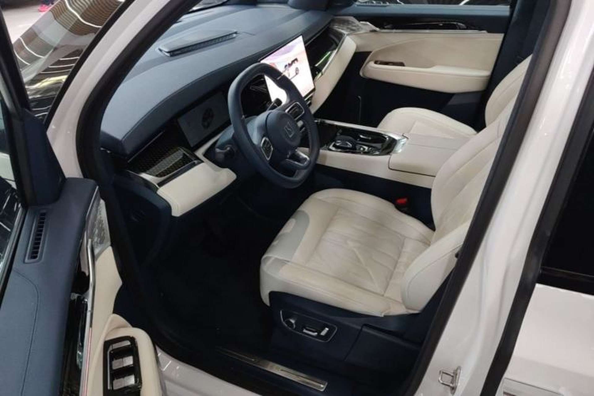 Used Zeekr 009 2024 Six-Seat Executive Version 4WD 108 kWh Driver Seat