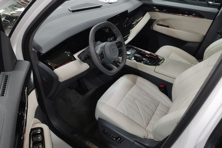 Used Zeekr 009 2024 7-Seater Walk-Through Version Four-Wheel Drive 108 kWh Driver Seat