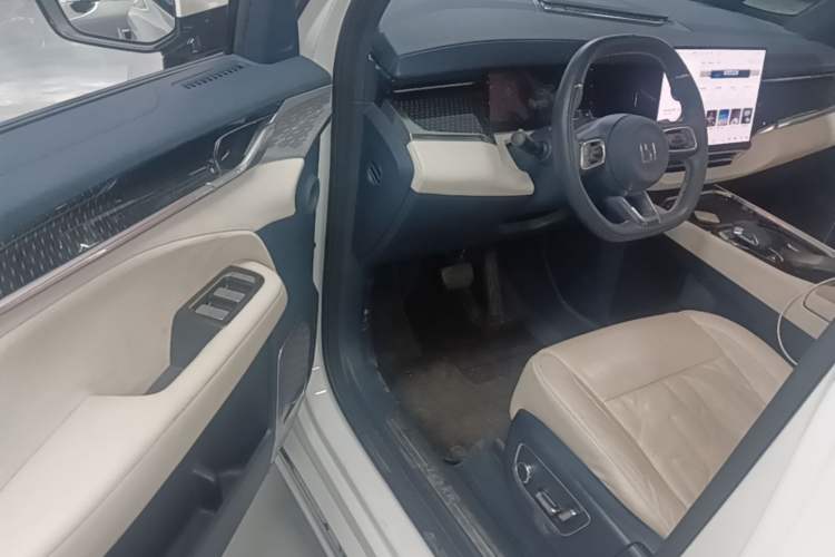 Used Zeekr 009 2024 7-Seater Aisle Version 108 kWh Driver Seat