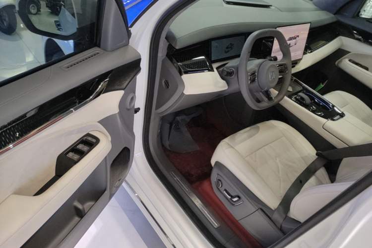 Used Zeekr 009 2024 Six-Seat Executive Version 4WD 108 kWh Driver Seat