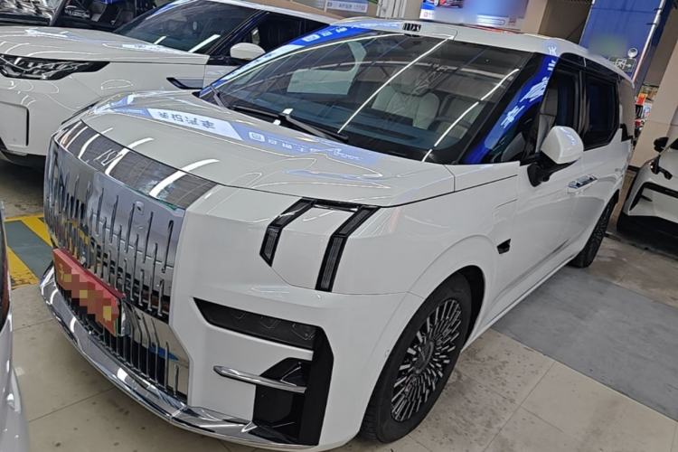 Zeekr 009 2024 7-Seater Walk-Through Version Four-Wheel Drive 108 kWh