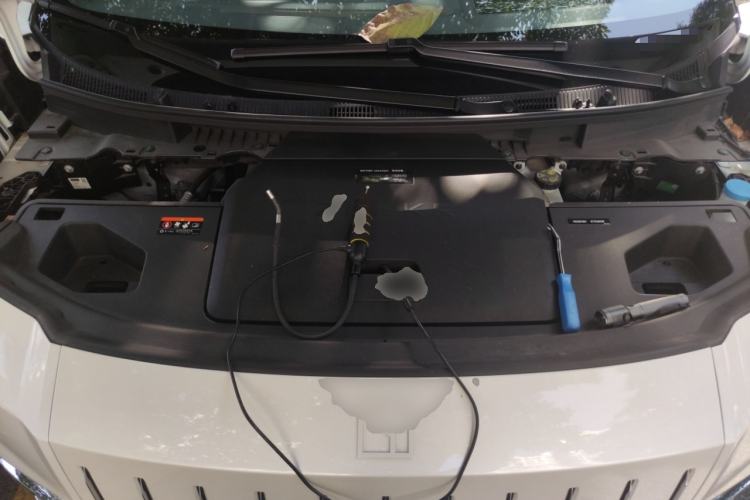 Used Zeekr 009 2024 7-Seater Walk-Through Version Four-Wheel Drive 108 kWh Engine Bay