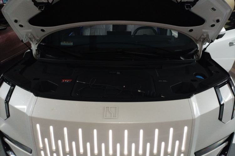 Used Zeekr 009 2024 7-Seater Aisle Version 108 kWh Engine Bay