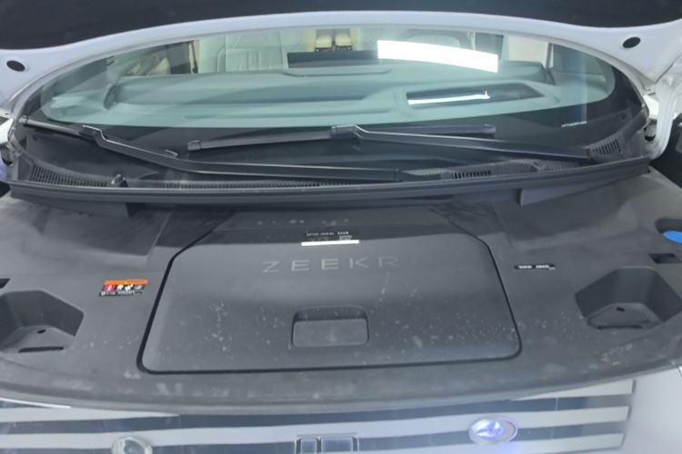 Used Zeekr 009 2024 Six-Seat Executive Version 4WD 108 kWh Engine Bay