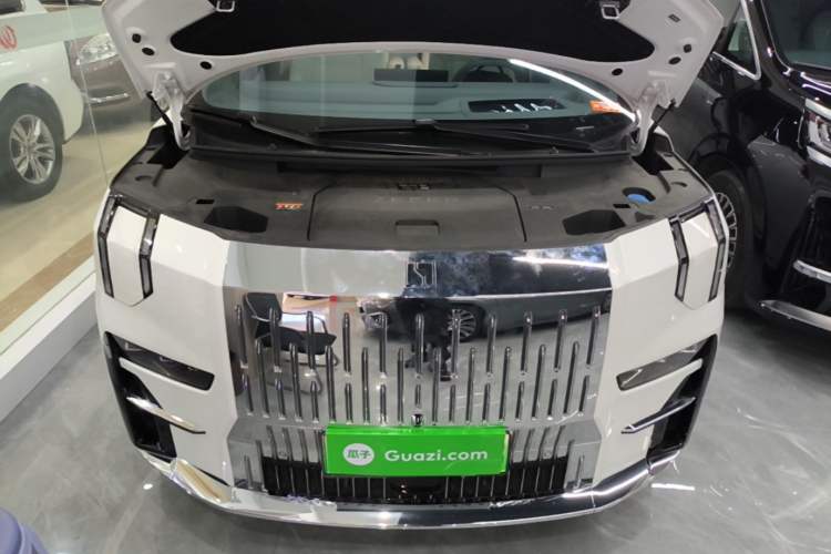 Used Zeekr 009 2024 Six-Seat Executive Version 4WD 108 kWh Engine Bay