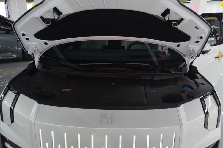 Used Zeekr 009 2024 Six-Seat Executive Version 4WD 108 kWh Engine Bay