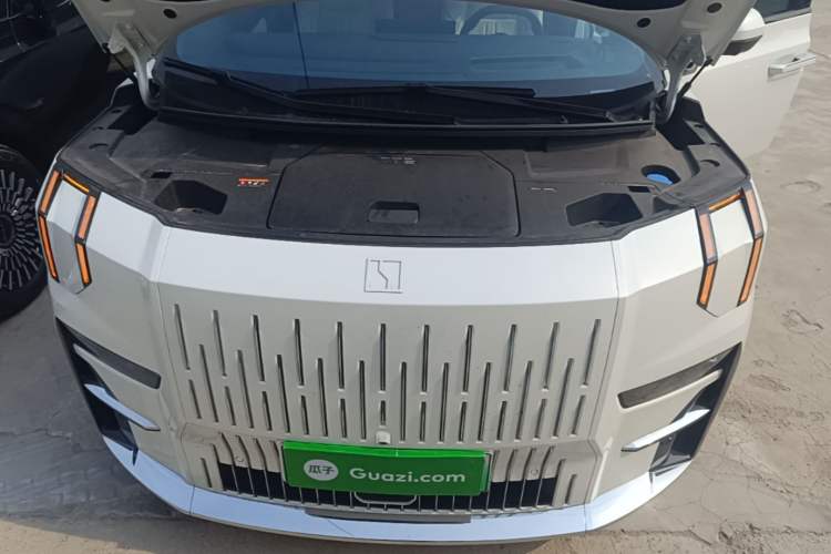 Used Zeekr 009 2024 Six-Seat Executive Version 4WD 108 kWh Engine Bay