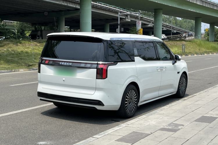 Used Zeekr 009 2024 7-Seater Walk-Through Version Four-Wheel Drive 108 kWh Exterior 1