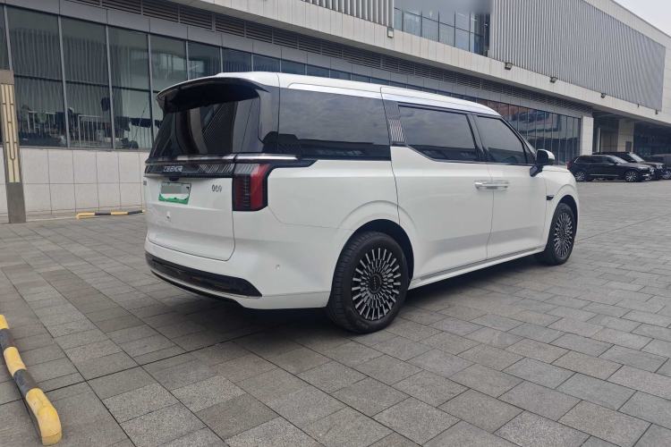 Used Zeekr 009 2024 Six-Seat Executive Version 4WD 108 kWh Exterior 12
