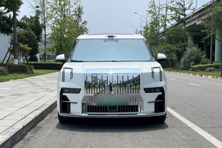 Used Zeekr 009 2024 7-Seater Walk-Through Version Four-Wheel Drive 108 kWh Exterior 4