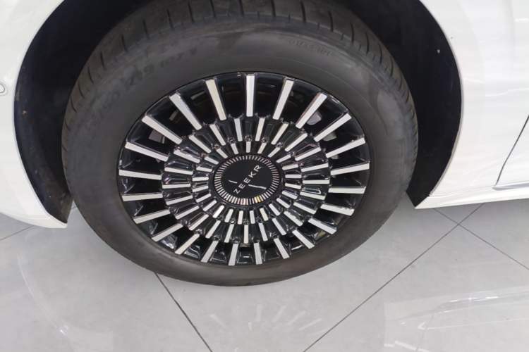 Used Zeekr 009 2024 Six-Seat Executive Version 4WD 108 kWh Exterior 4