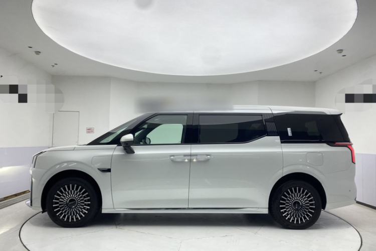 Used Zeekr 009 2024 Six-Seat Executive Version 4WD 108 kWh Exterior 4