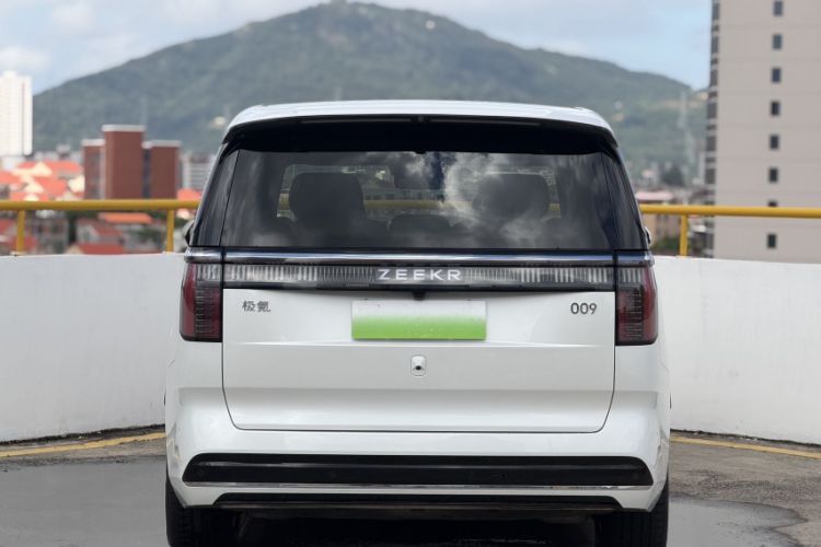 Used Zeekr 009 2024 7-Seater Walk-Through Version Four-Wheel Drive 108 kWh Exterior 4