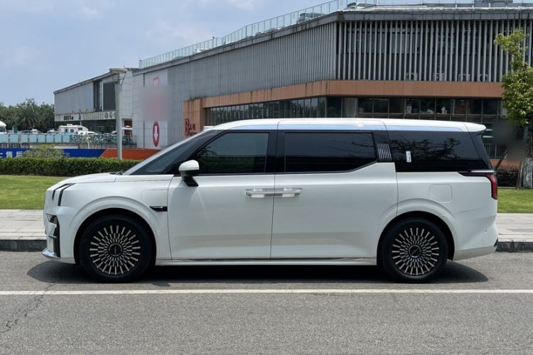 Used Zeekr 009 2024 7-Seater Walk-Through Version Four-Wheel Drive 108 kWh Exterior 5
