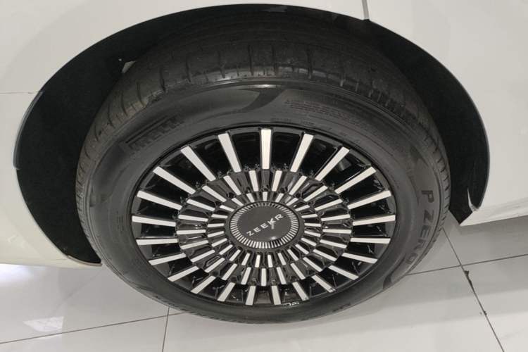 Used Zeekr 009 2024 Six-Seat Executive Version 4WD 108 kWh Exterior 5