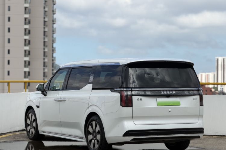 Used Zeekr 009 2024 7-Seater Walk-Through Version Four-Wheel Drive 108 kWh Exterior 5