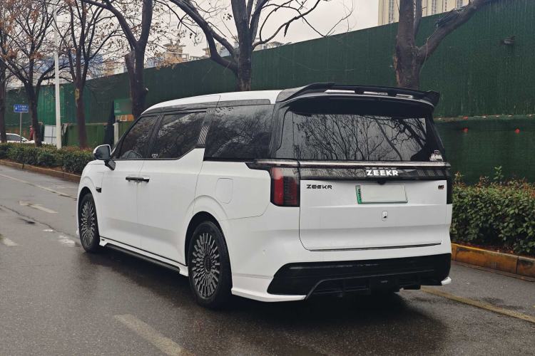 Used Zeekr 009 2024 7-Seater Aisle Version 108 kWh Exterior 6