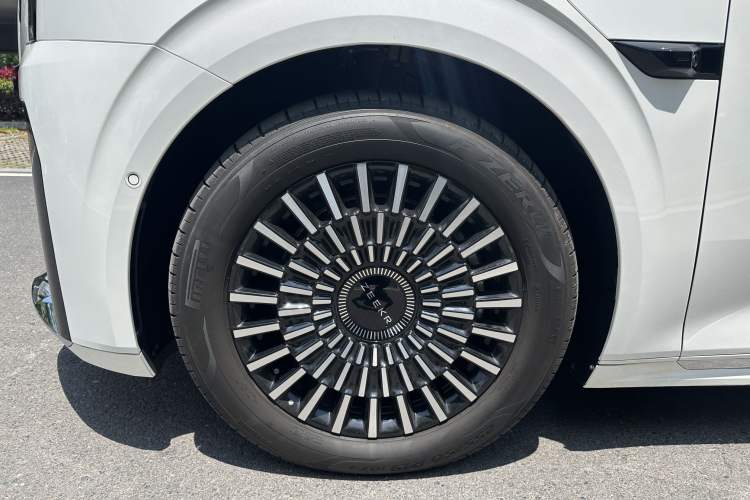 Used Zeekr 009 2024 7-Seater Walk-Through Version Four-Wheel Drive 108 kWh Exterior 7
