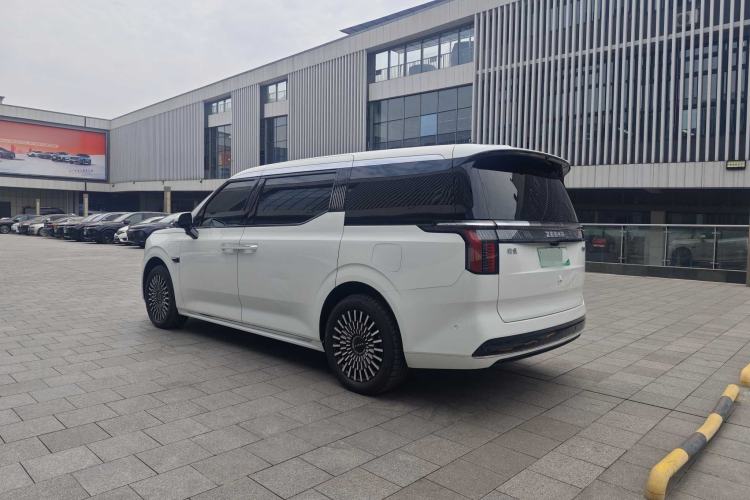 Used Zeekr 009 2024 Six-Seat Executive Version 4WD 108 kWh Exterior 7
