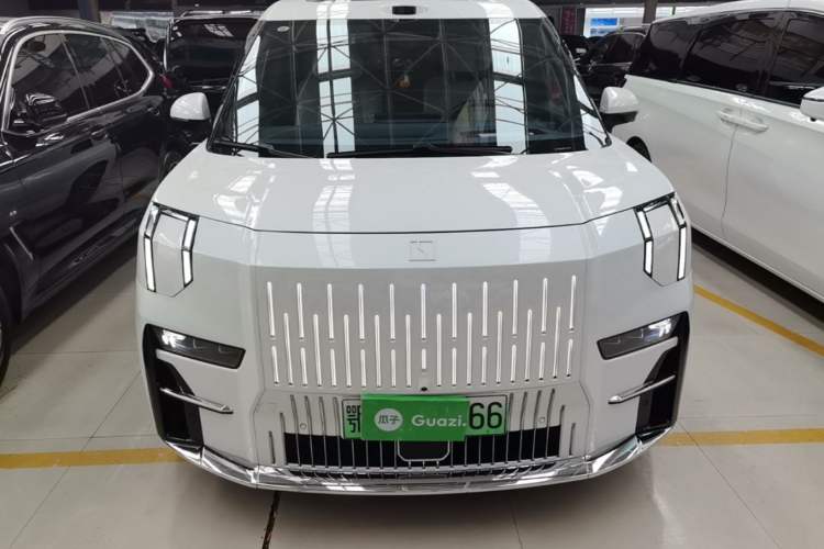 Used Zeekr 009 2024 Six-Seat Executive Version 4WD 108 kWh Front
