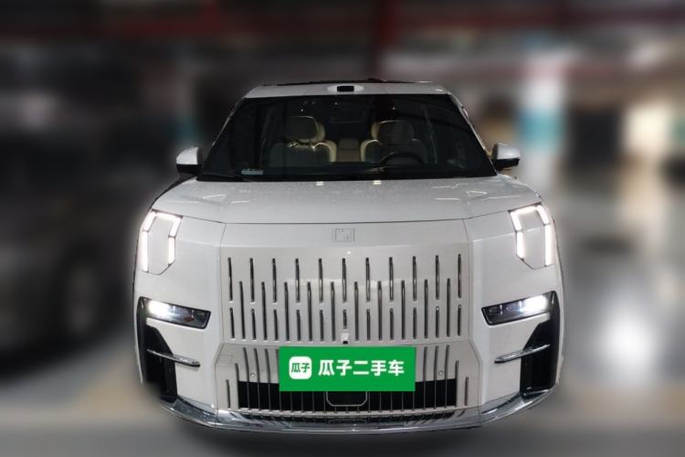 Used Zeekr 009 2024 7-Seater Aisle Version 108 kWh Front