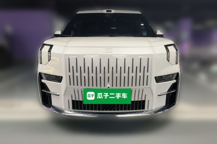 Used Zeekr 009 2024 7-Seater Aisle Version 108 kWh Front