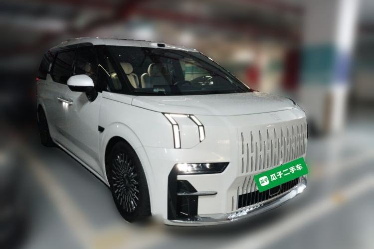 Used Zeekr 009 2024 7-Seater Aisle Version 108 kWh Front Right 45 Deg