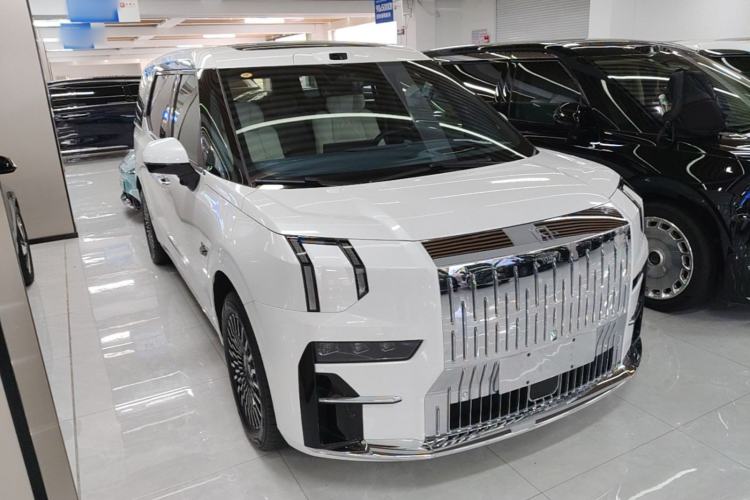 Used Zeekr 009 2024 7-Seater Walk-Through Version Four-Wheel Drive 108 kWh Front Right 45 Deg