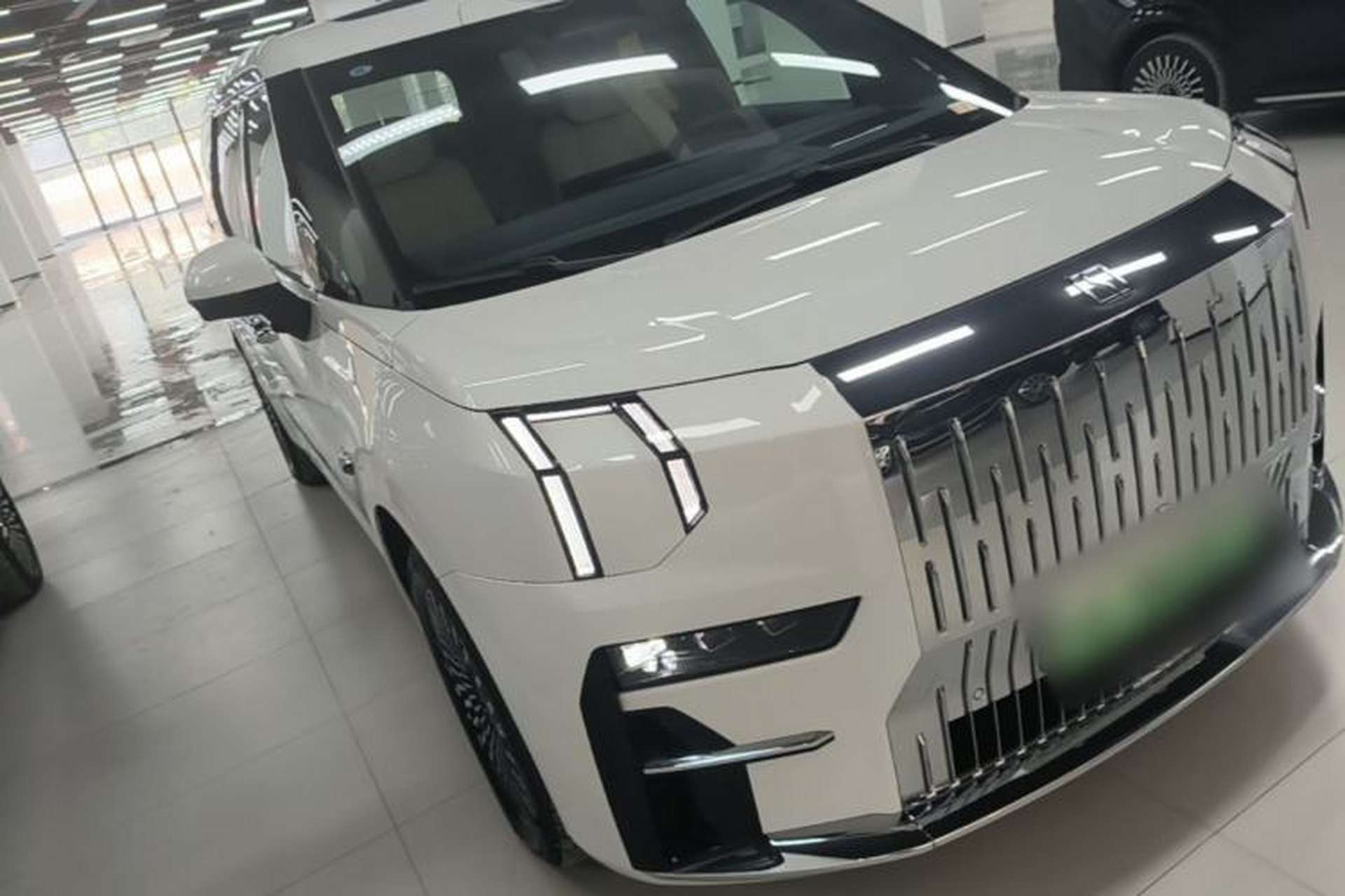 Used Zeekr 009 2024 7-Seater Walk-Through Version Four-Wheel Drive 108 kWh Front Right 45 Deg