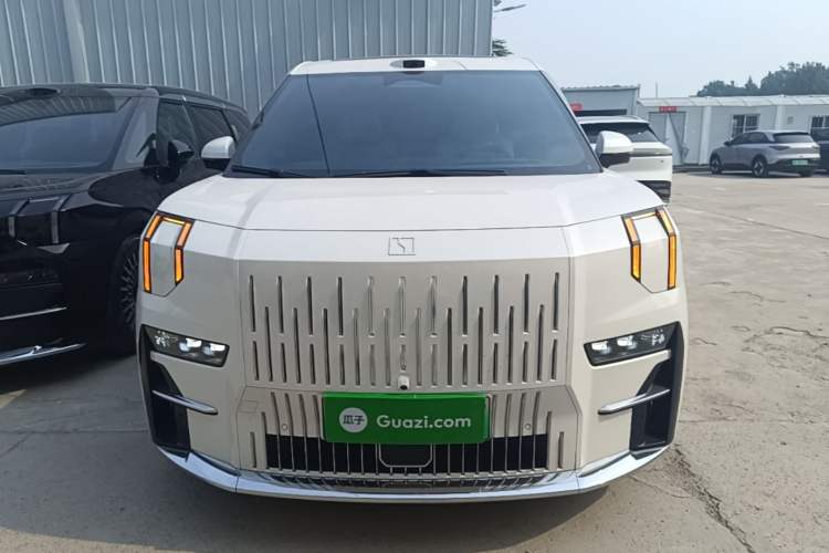 Used Zeekr 009 2024 Six-Seat Executive Version 4WD 108 kWh Front