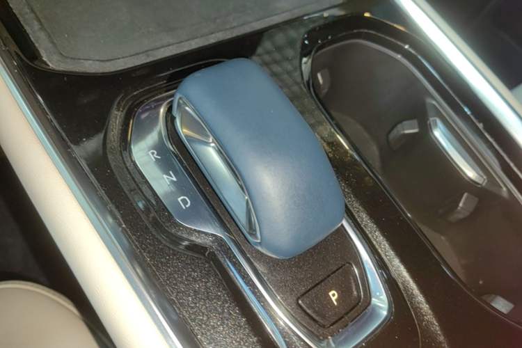 Used Zeekr 009 2024 Six-Seat Executive Version 4WD 108 kWh Gear Lever