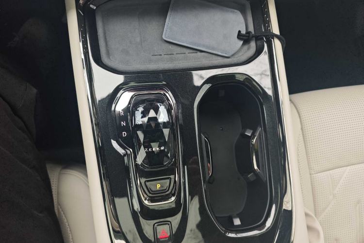 Used Zeekr 009 2024 7-Seater Aisle Version 108 kWh Gear Lever