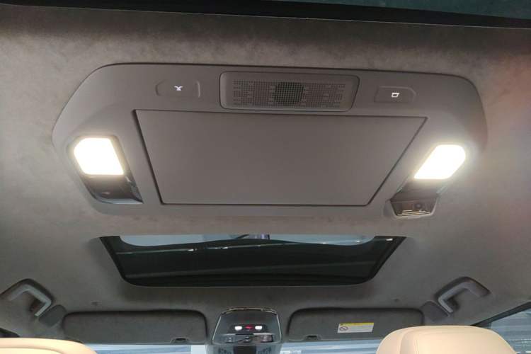 Used Zeekr 009 2024 Six-Seat Executive Version 4WD 108 kWh Headliner
