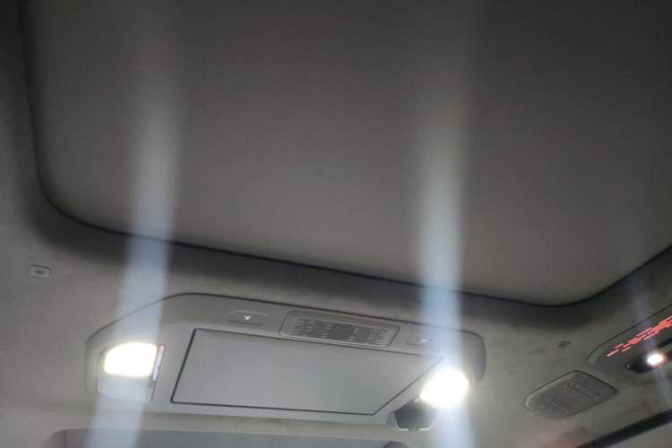 Used Zeekr 009 2024 Six-Seat Executive Version 4WD 108 kWh Headliner