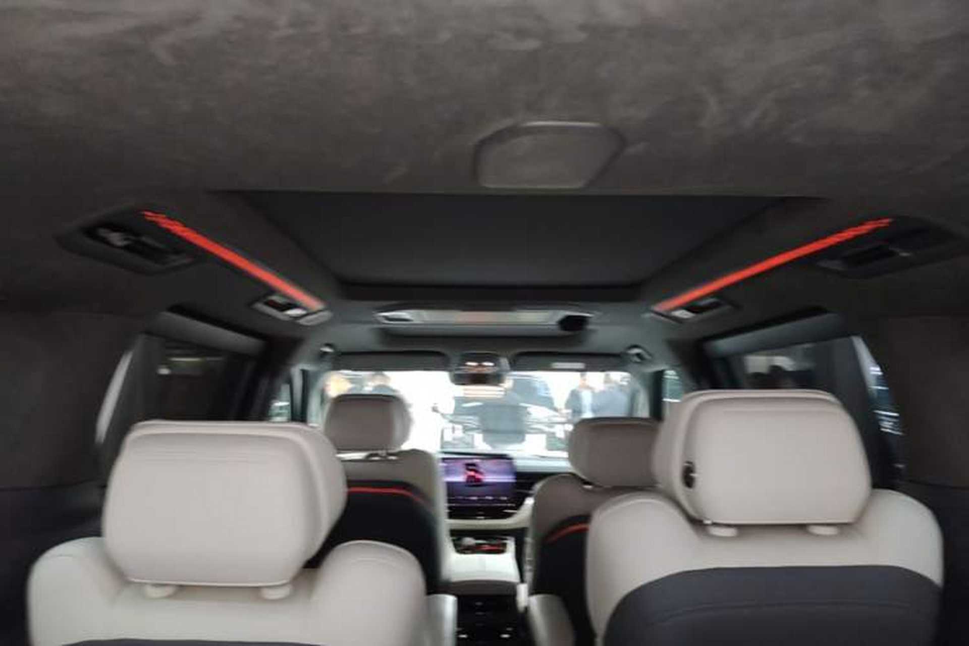 Used Zeekr 009 2024 7-Seater Walk-Through Version Four-Wheel Drive 108 kWh Headliner