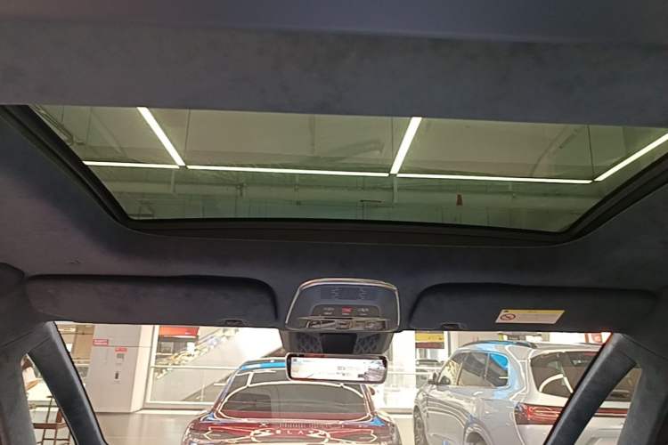 Used Zeekr 009 2024 7-Seater Walk-Through Version Four-Wheel Drive 108 kWh Headliner