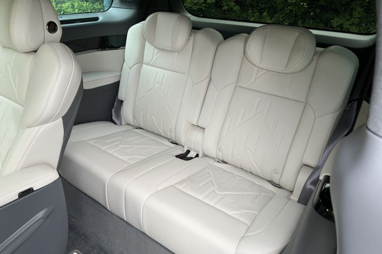Used Zeekr 009 2024 Six-Seat Executive Version 4WD 108 kWh Interior 1