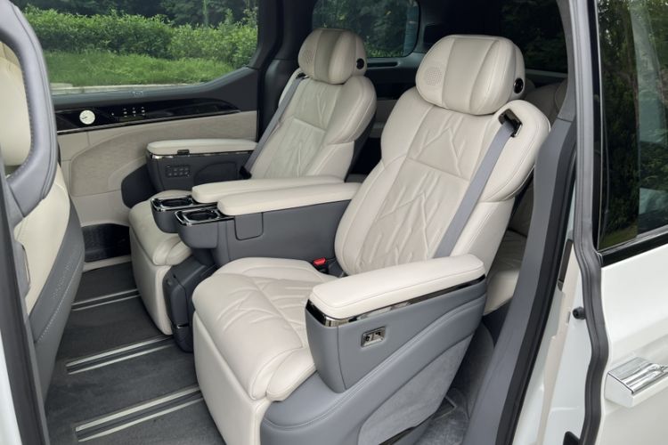 Used Zeekr 009 2024 Six-Seat Executive Version 4WD 108 kWh Interior 10