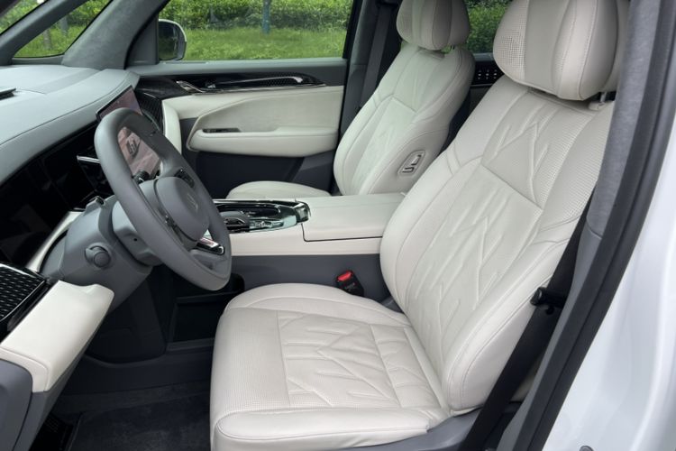 Used Zeekr 009 2024 Six-Seat Executive Version 4WD 108 kWh Interior 11